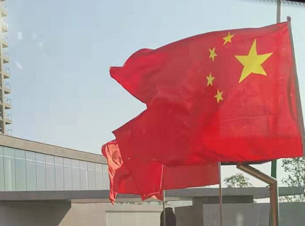 ף���҂��������70���꣬���c70����ף���Z�����c70��l(f��)����Ȧ�ľ���