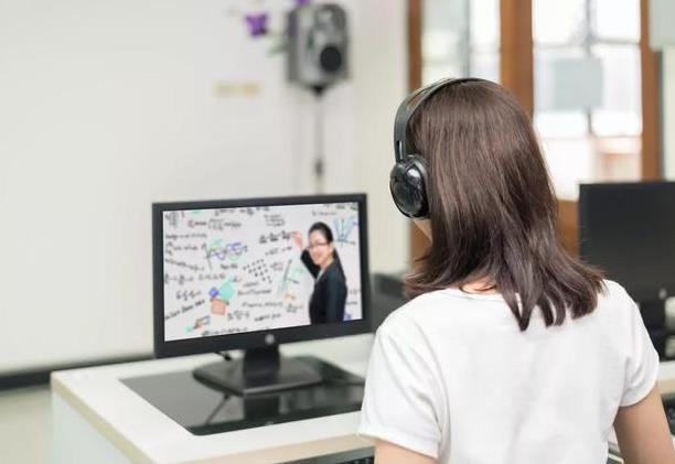 �ώ�Ҳ�����ڼҲ��W(w��ng)�n���ұ�ֱ��ܛ��������߀��  �h�̽���ܛ����ǰ��